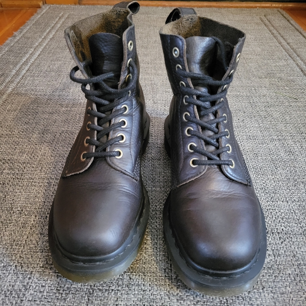 Dr. Martens leather lace-up boots, EU 39